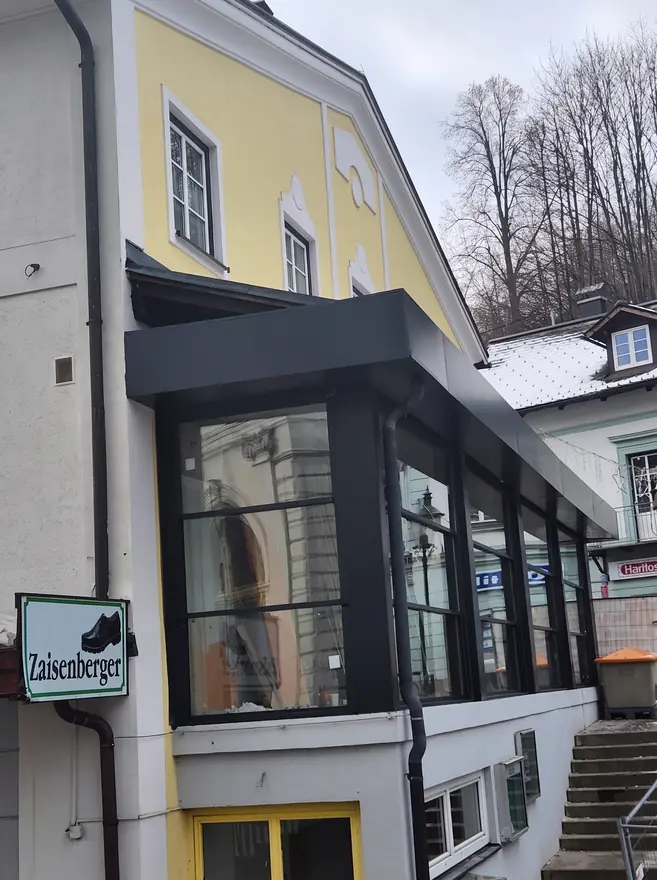 Vetrata a ghigliottina — Hallstatt, Austria